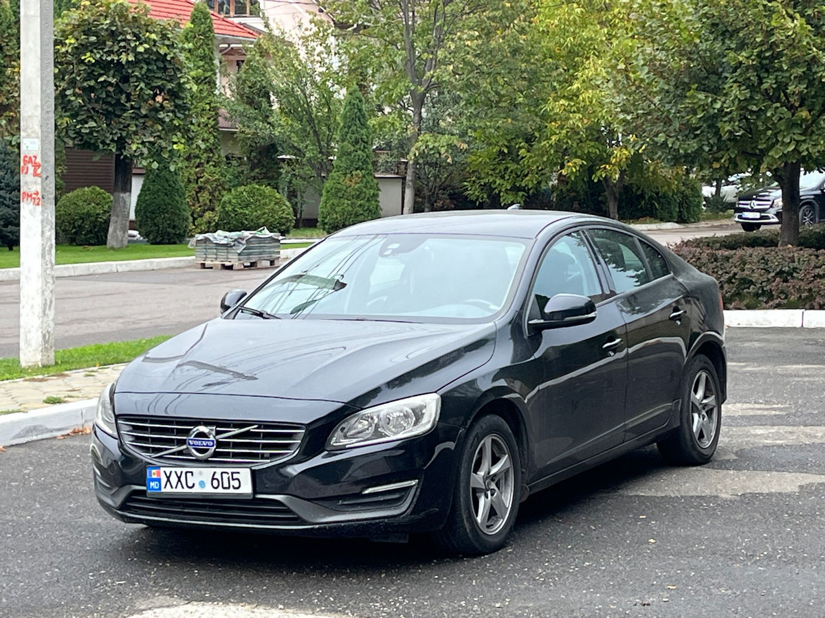 Volvo S60 foto 0