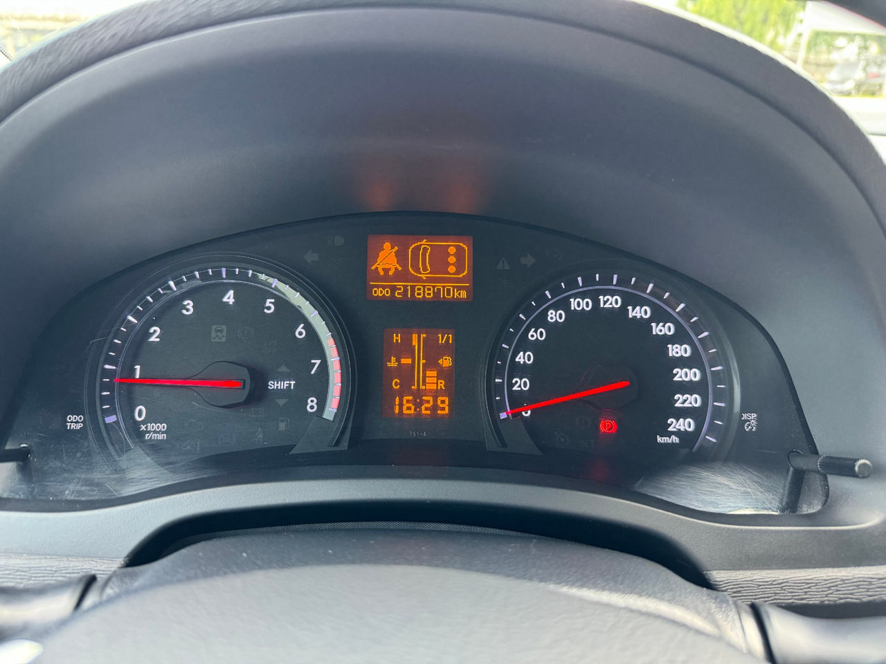 Toyota Avensis foto 8