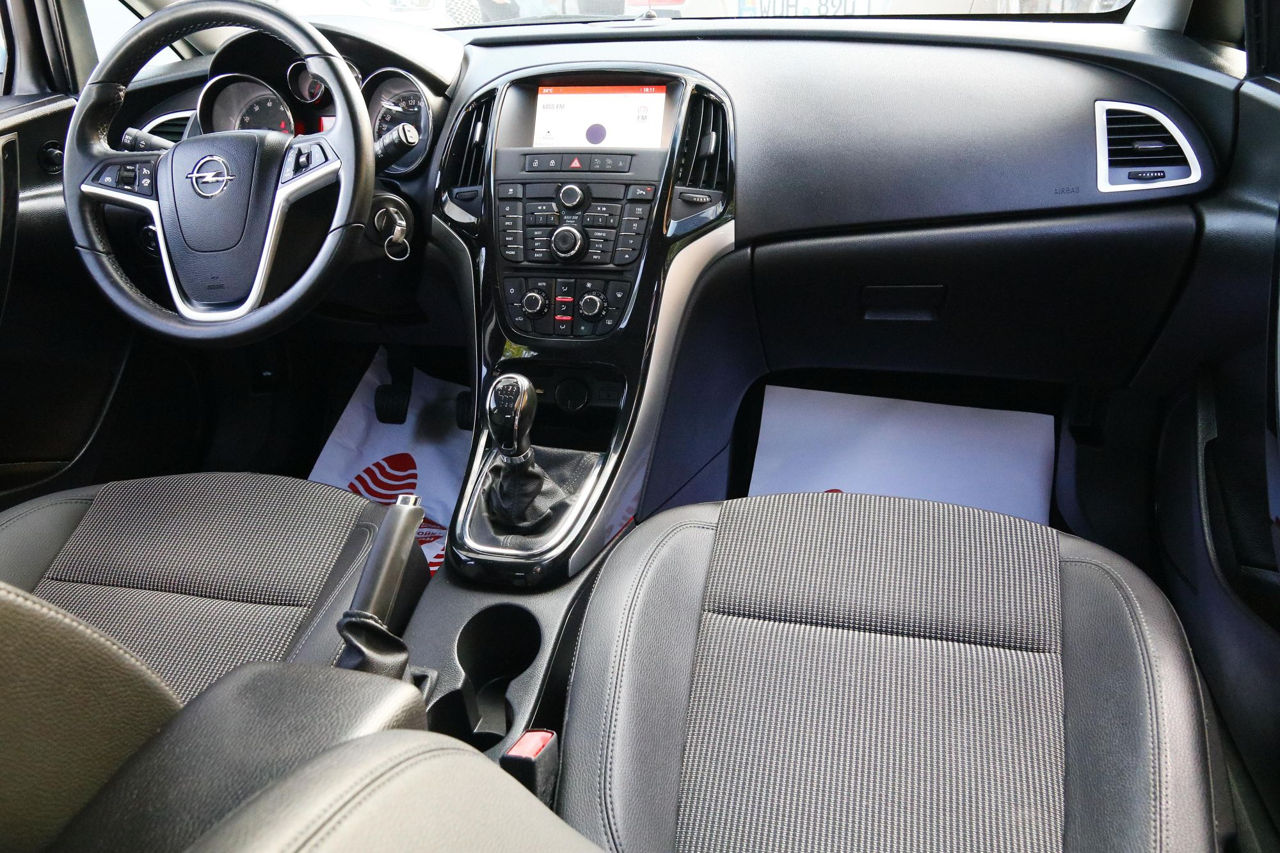 Opel Astra фото 5