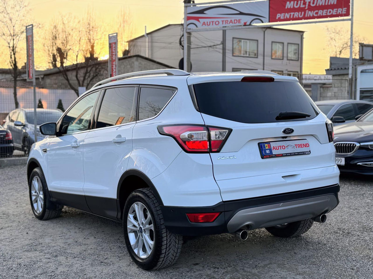 Ford Kuga foto 2