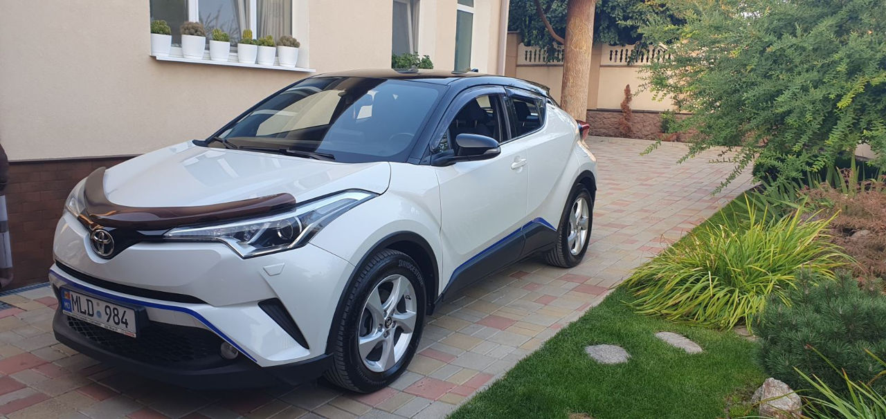 Toyota C-HR foto 0