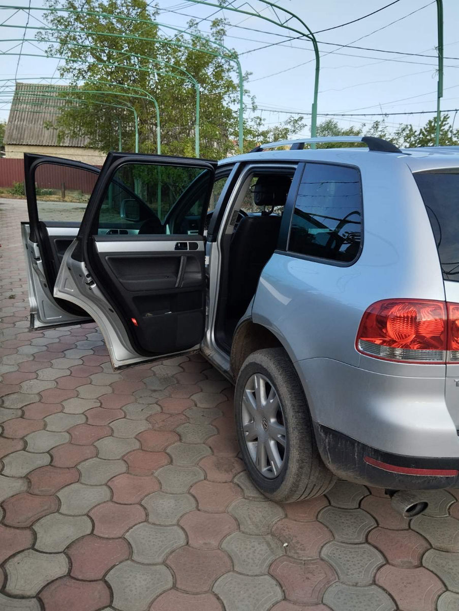 Volkswagen Touareg foto 2