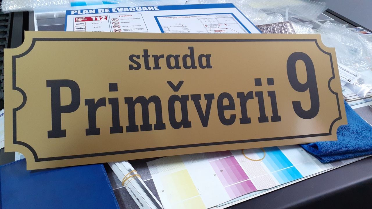 Placute stradale, numere pentru casa, panouri informative foto 8
