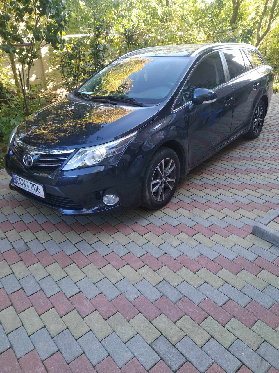 Toyota Avensis фото 0