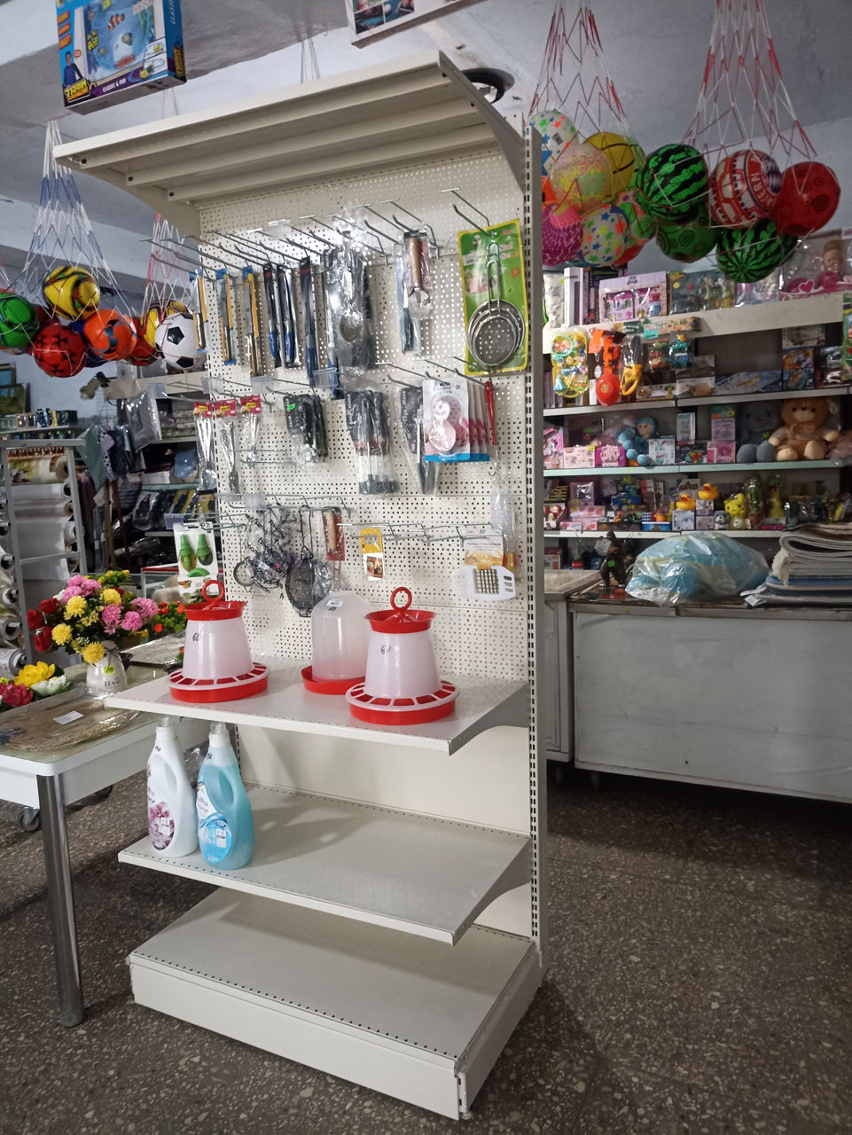 Cumpăr rafturi metalice pentru magazin  foto 5