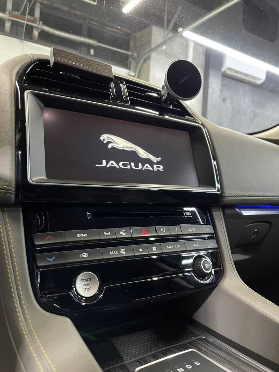 Jaguar F-PACE foto 9