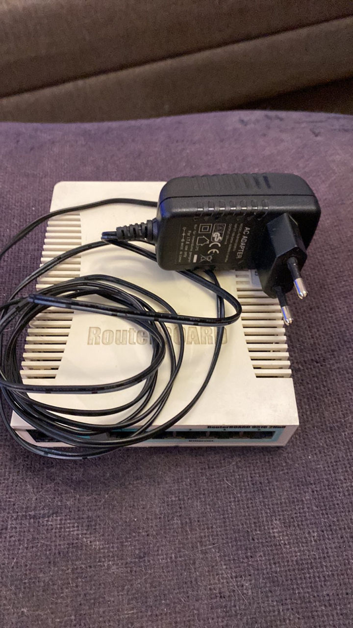 Router MikroTik RB951G-2HnD - 500lei Wi-Fi Range Extender Tp-link RE200 - 200lei  фото 1