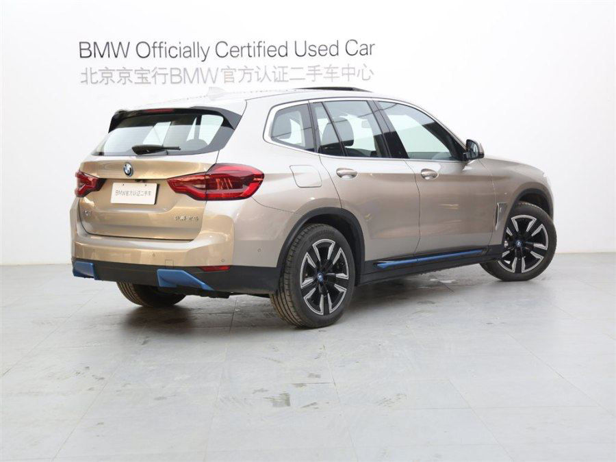 BMW iX3 foto 4