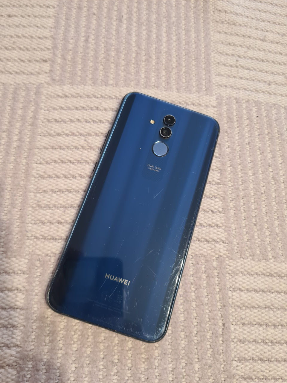 Huawei mate 20 lite 4/64gb.800 lei foto 2