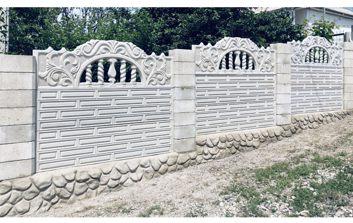 Gard ornamentat din beton neted foto 2