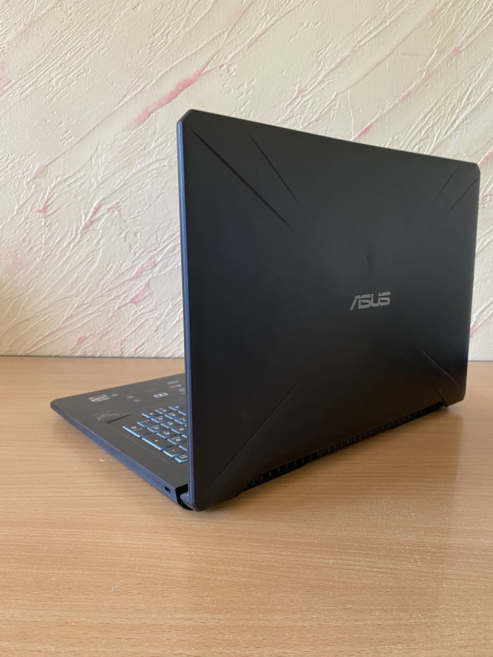 Asus Gaming FX705DT срочно