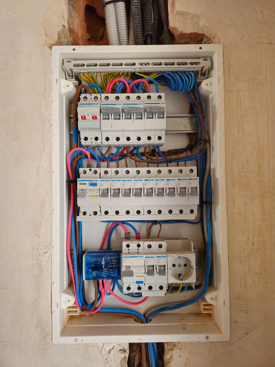 Lucrari electrice/consultatie gratuita foto 4