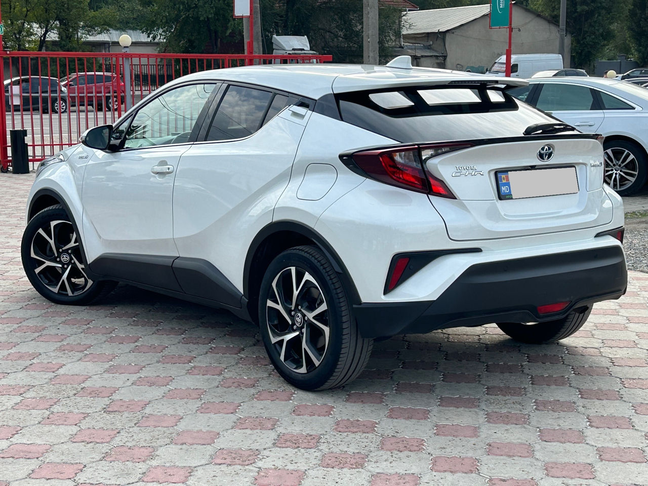 Toyota C-HR foto 2