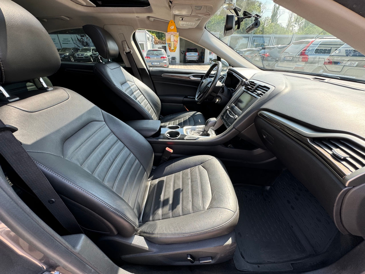 Ford Fusion foto 16