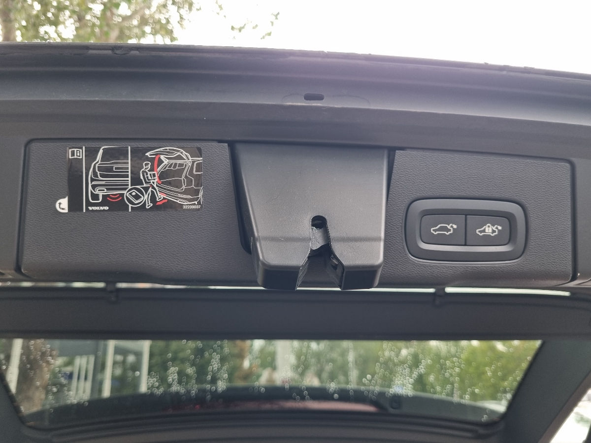 Volvo XC60 2021 photo 17