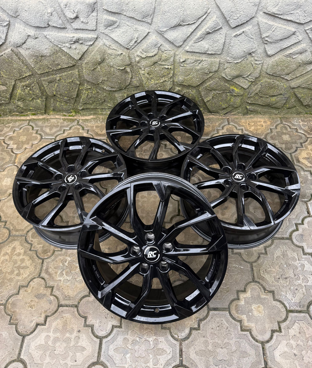 Rac R18 Wheel Rc Designe R18 5/114.3 7j et35
