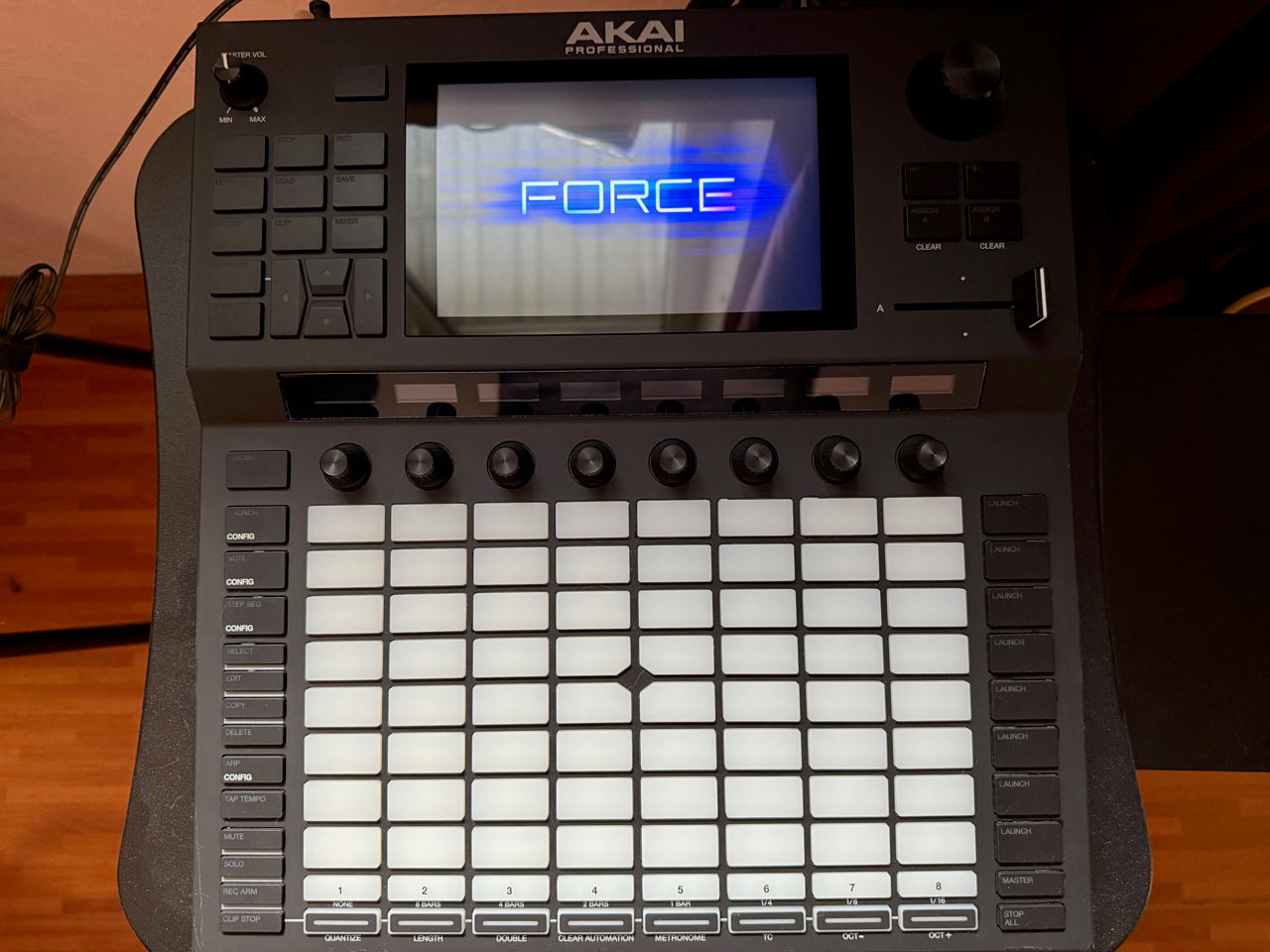 Se vinde Akai Force