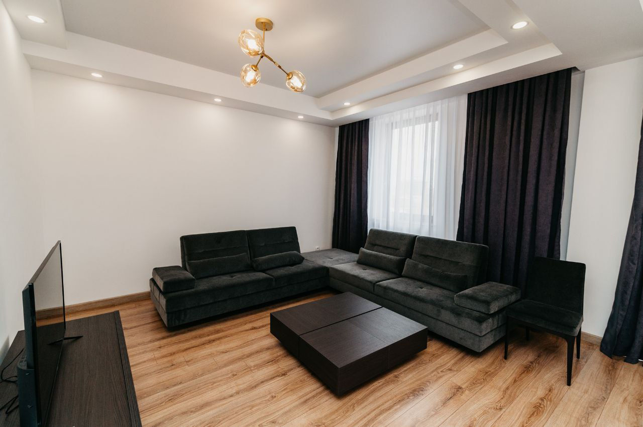 Apartament cu 2 camere, 125 m², Centru, Chișinău foto 0