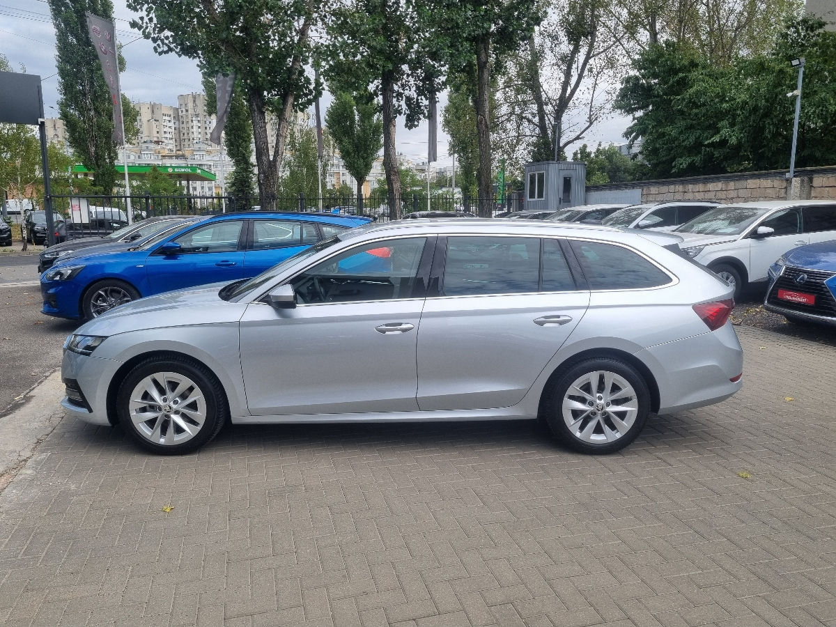 Skoda Octavia 2020 photo 8