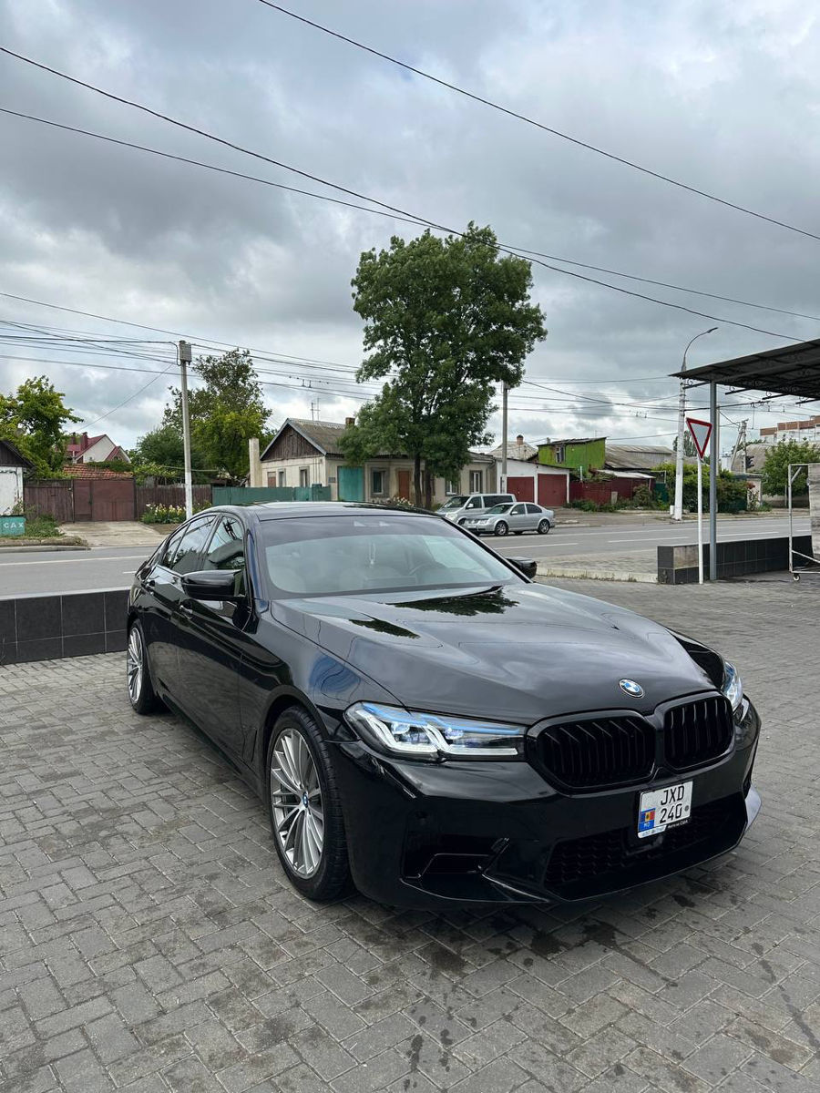 BMW 5 Series фото 0
