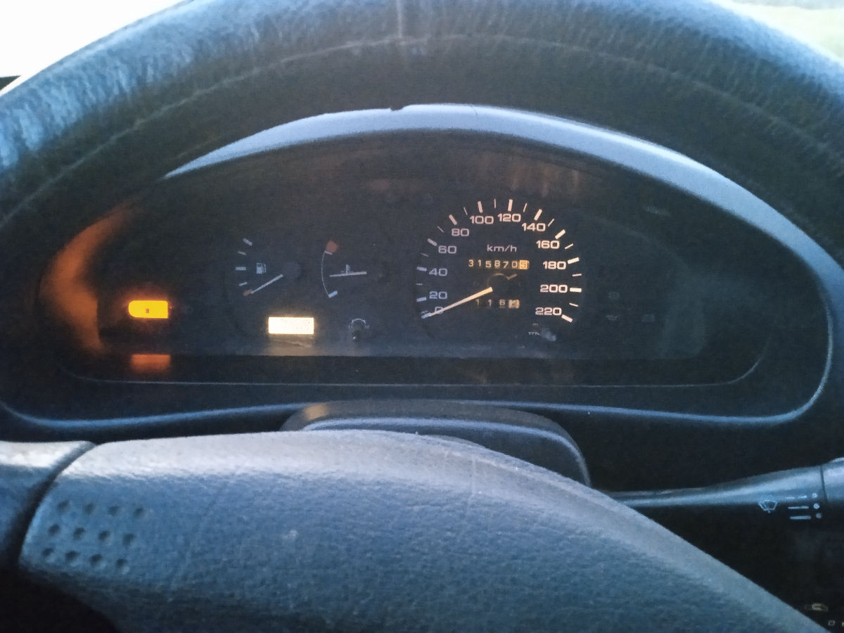 Nissan Sunny foto 6