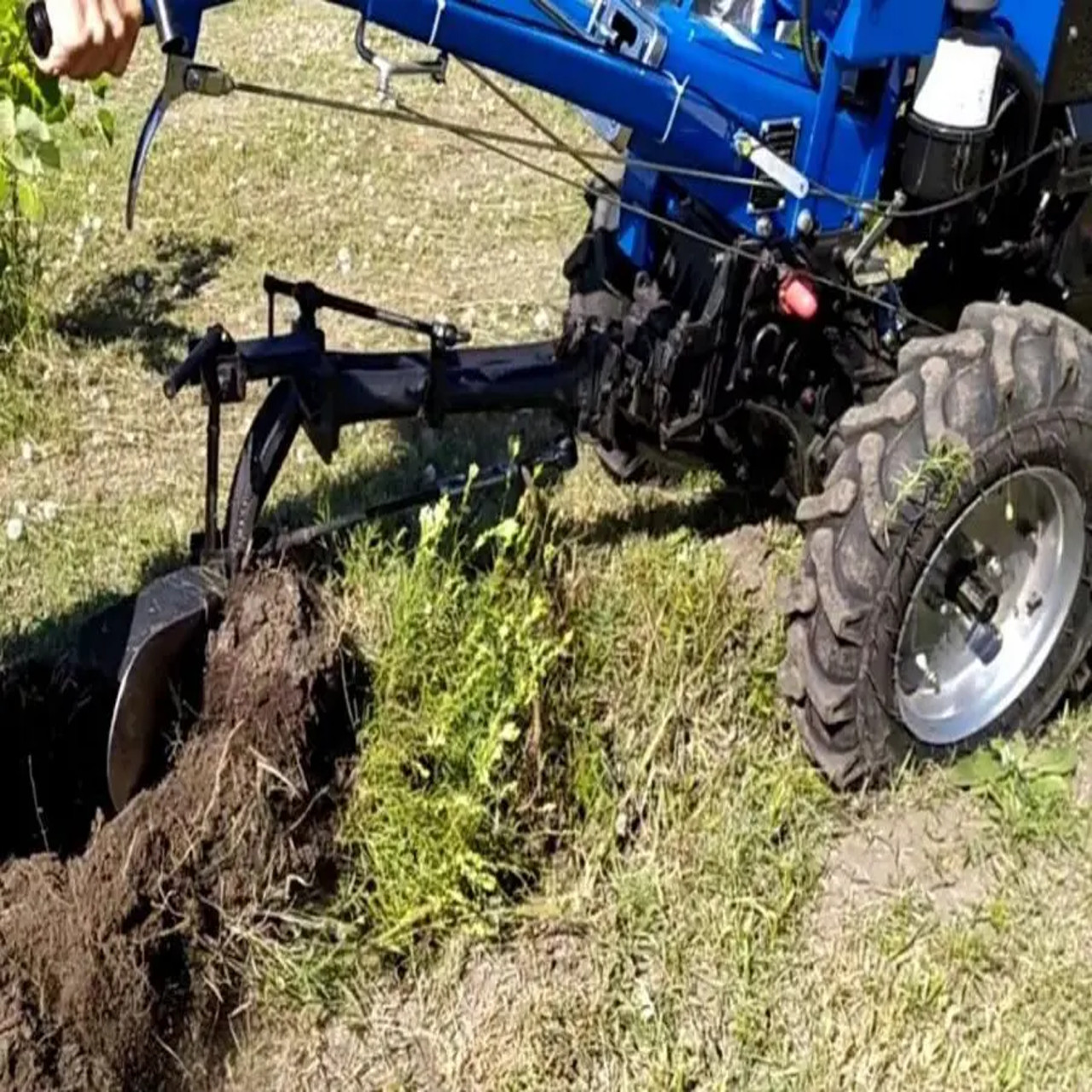 Arăm Cultivăm. Вспашка земли мощным мотоблоком