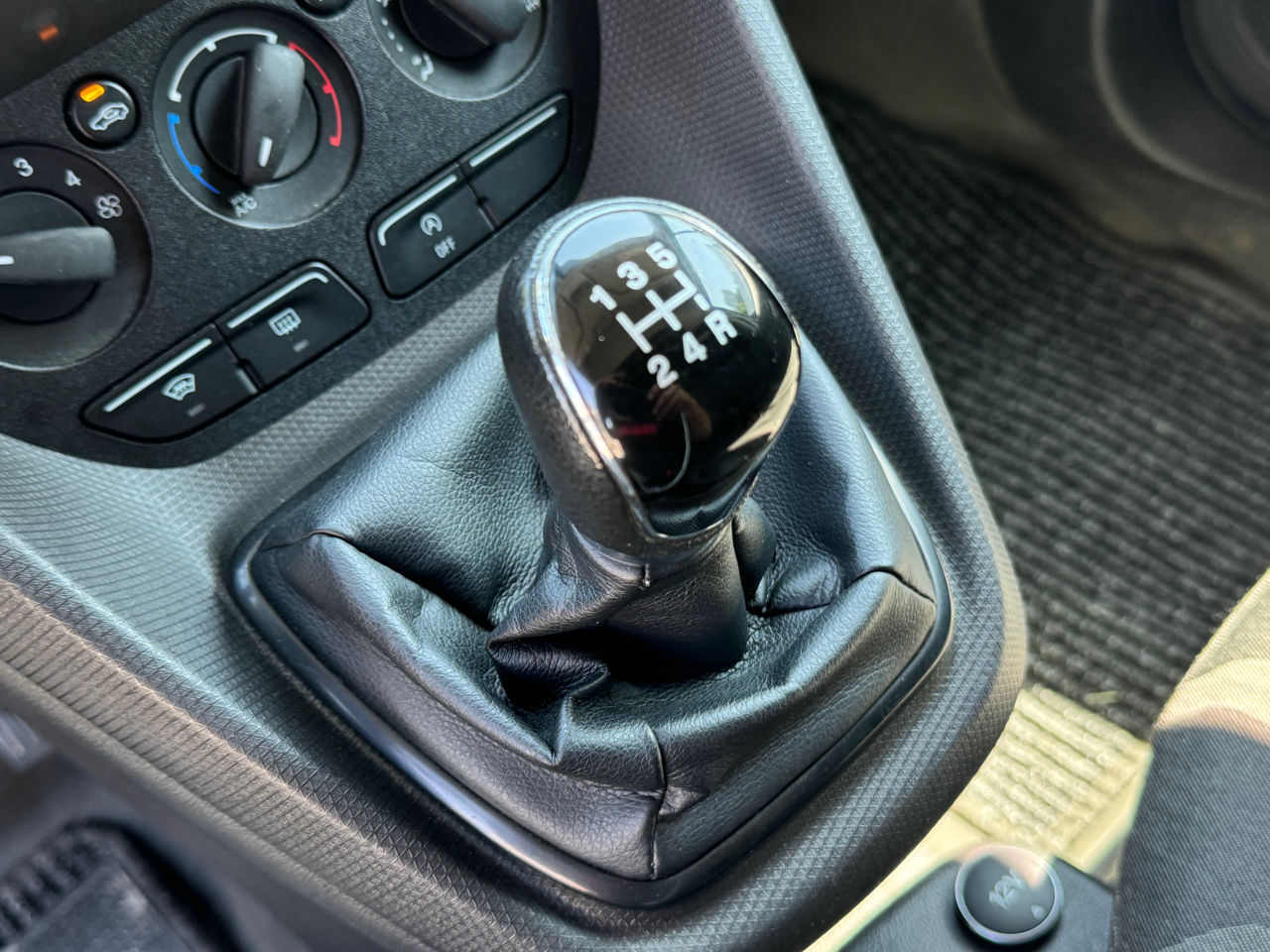 Ford Transit Connect foto 12