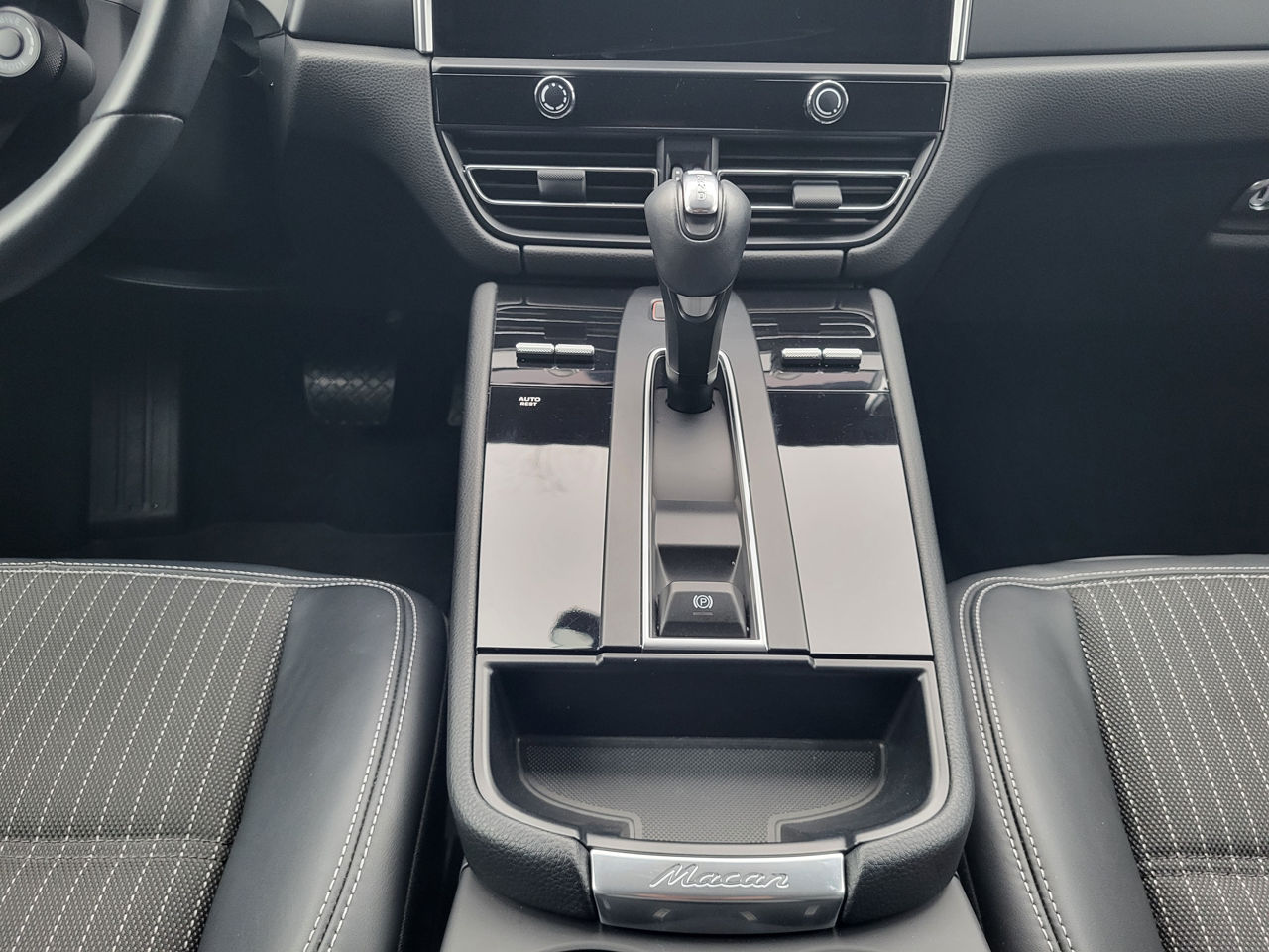 Porsche Macan фото 14