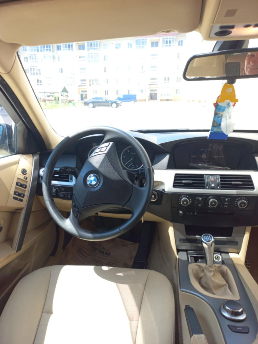 BMW 5 Series фото 2