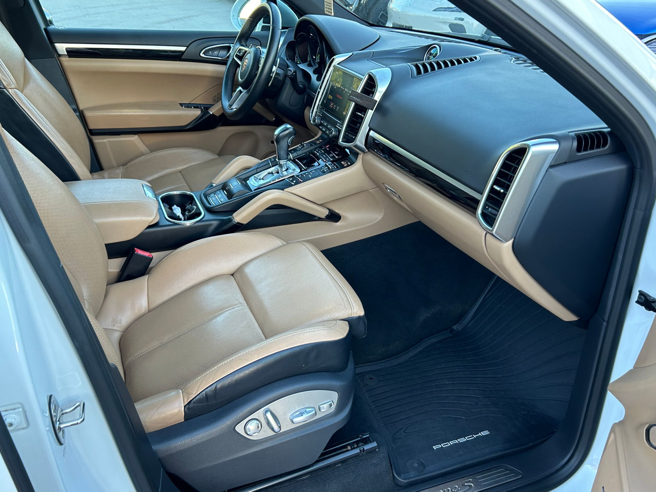 Porsche Cayenne foto 12