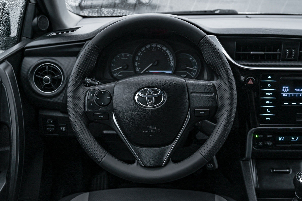 Toyota Auris foto 9