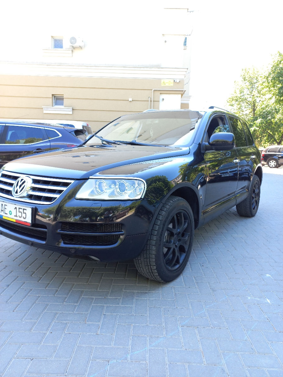Volkswagen Touareg foto 1