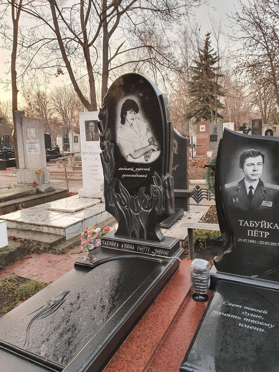 Monumente funerare deosebite – pentru o amintire veșnică cu stil ! foto 4