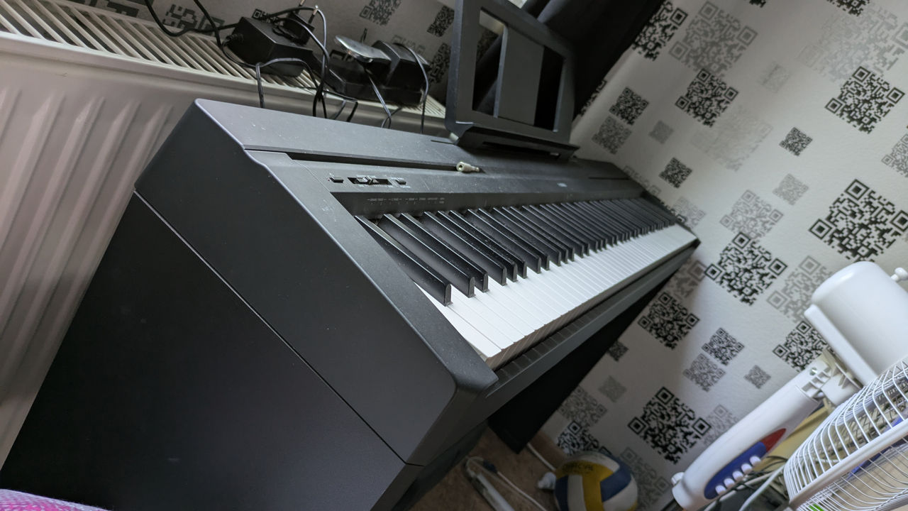 pian digital Yamaha P-45 foto 1