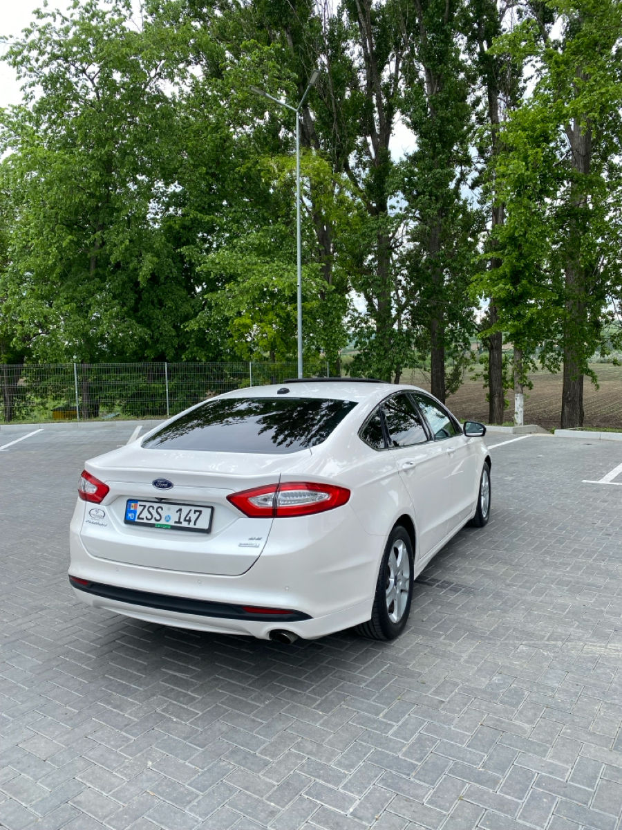 Ford Fusion foto 6