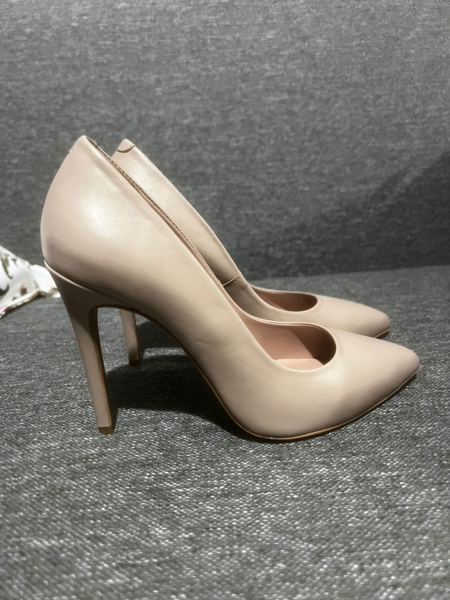 Pantofi stiletto bej foto 0