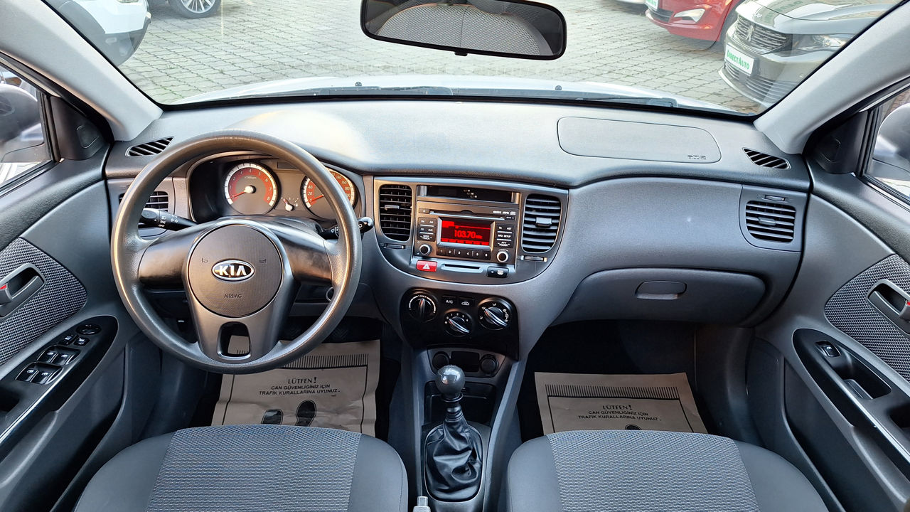 KIA Rio foto 8