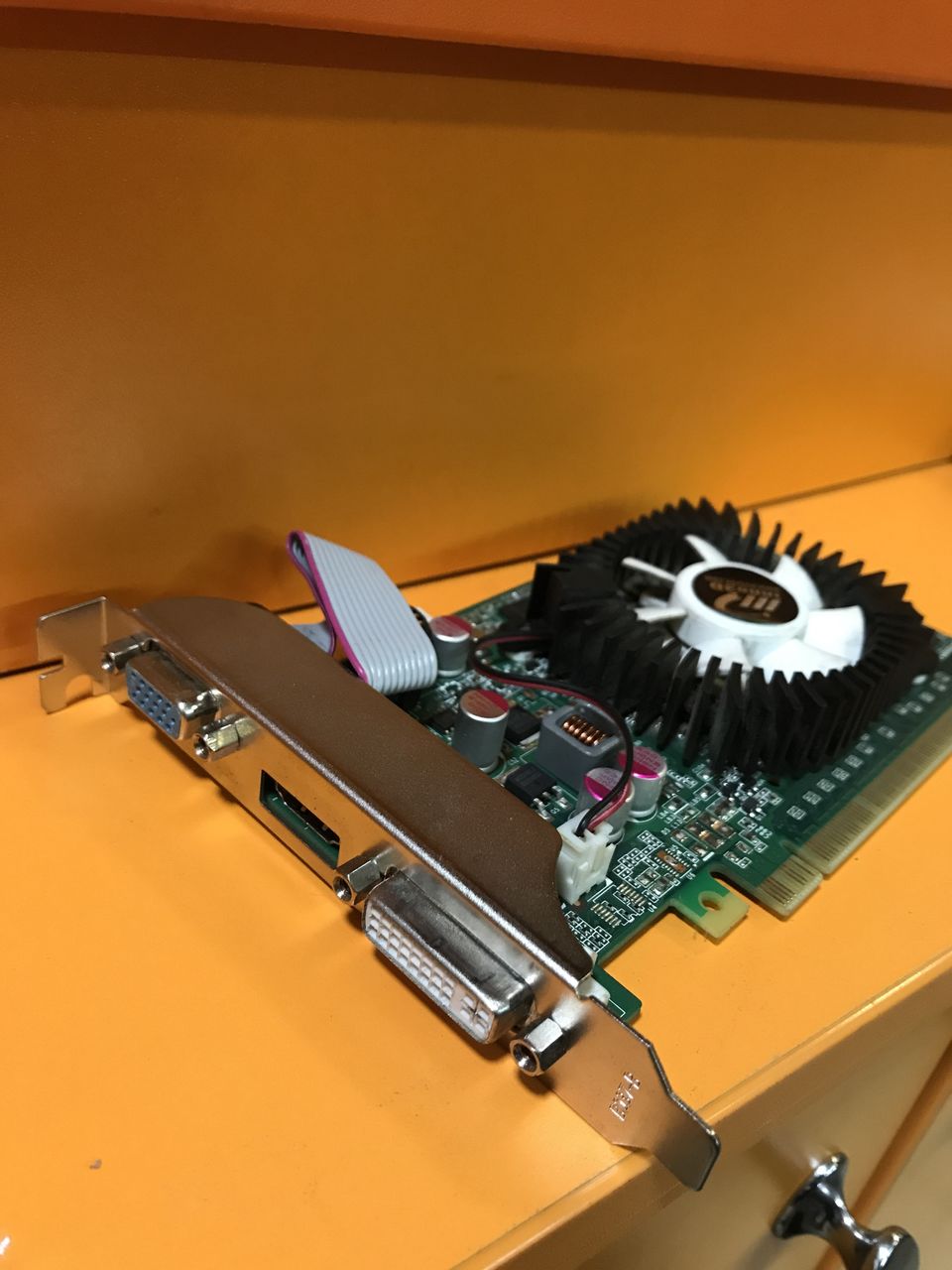 GeForce 9500GT 1Gb 128bit DDR2 Inno3D DVI HDMI выходы