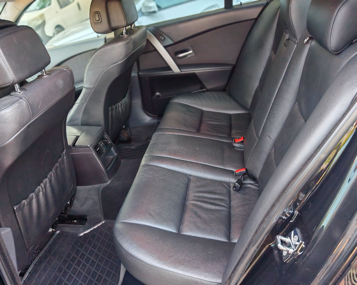 BMW 5 Series фото 7