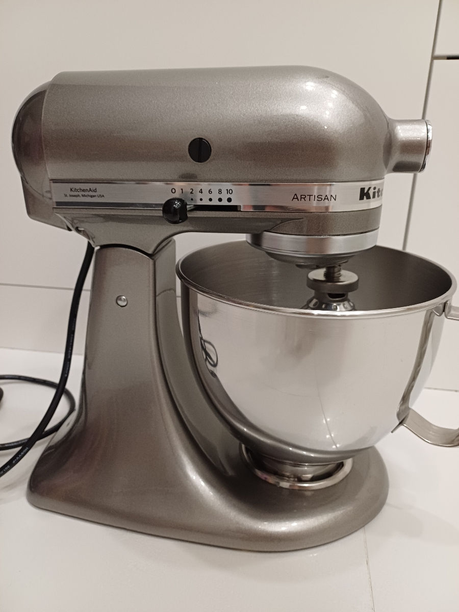 Vînd mixer Kitchen Aid Artisan. Продам миксер планетарный Китчен Айд.
