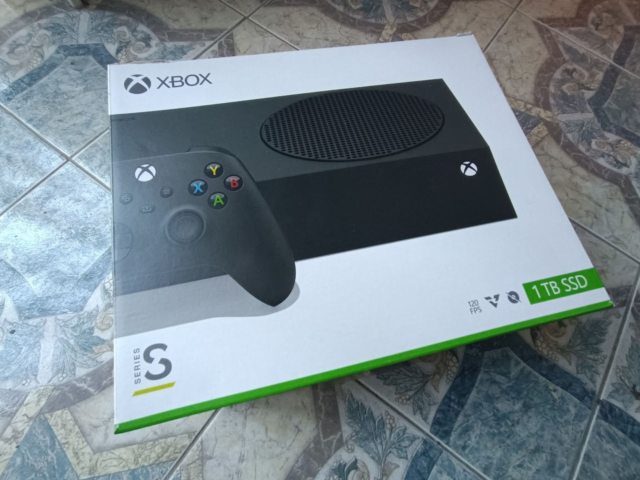 Xbox Series S, а так же внешний SSD Segate на 1TB