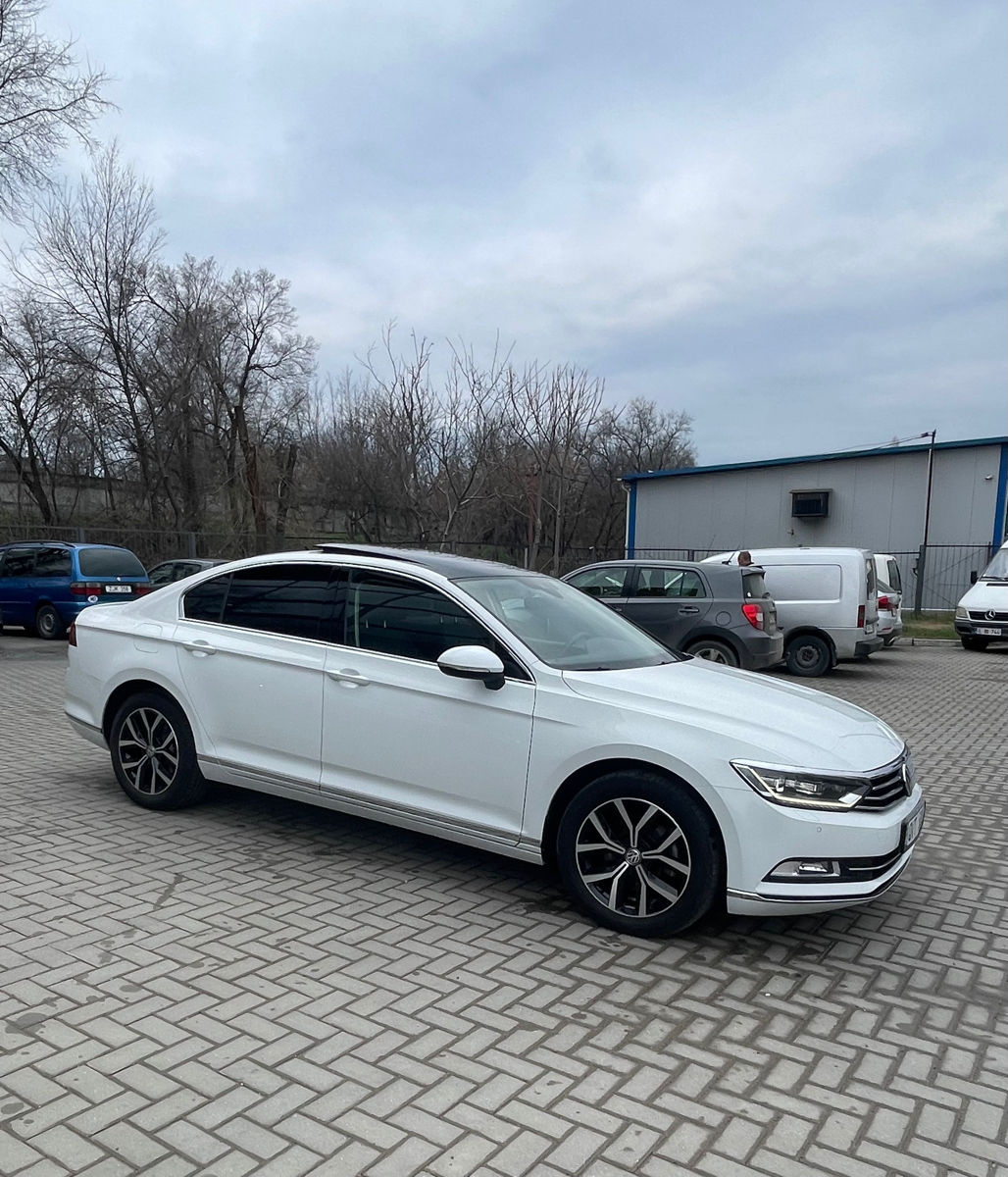 Volkswagen Passat foto 2