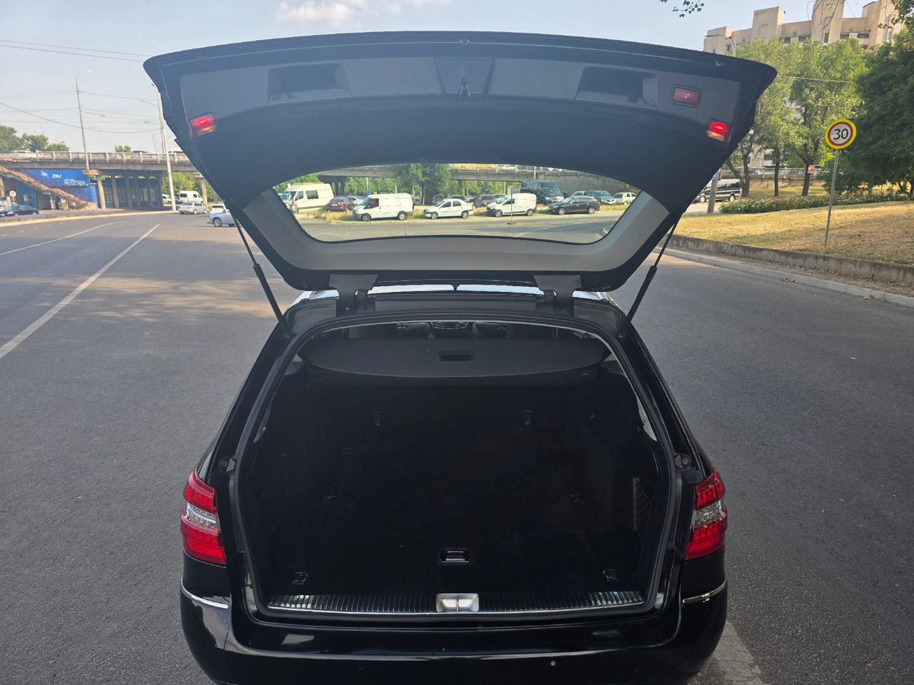 Mercedes E-Class фото 8