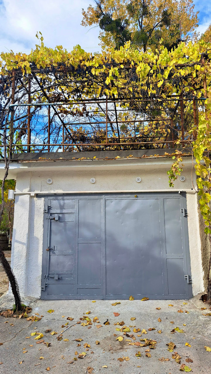 Garaj / Depozit *două mașini* Valea Trandafirilor (CCG 42), refăcut complet foto 9