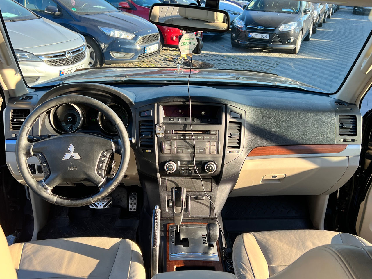 Mitsubishi Pajero foto 8