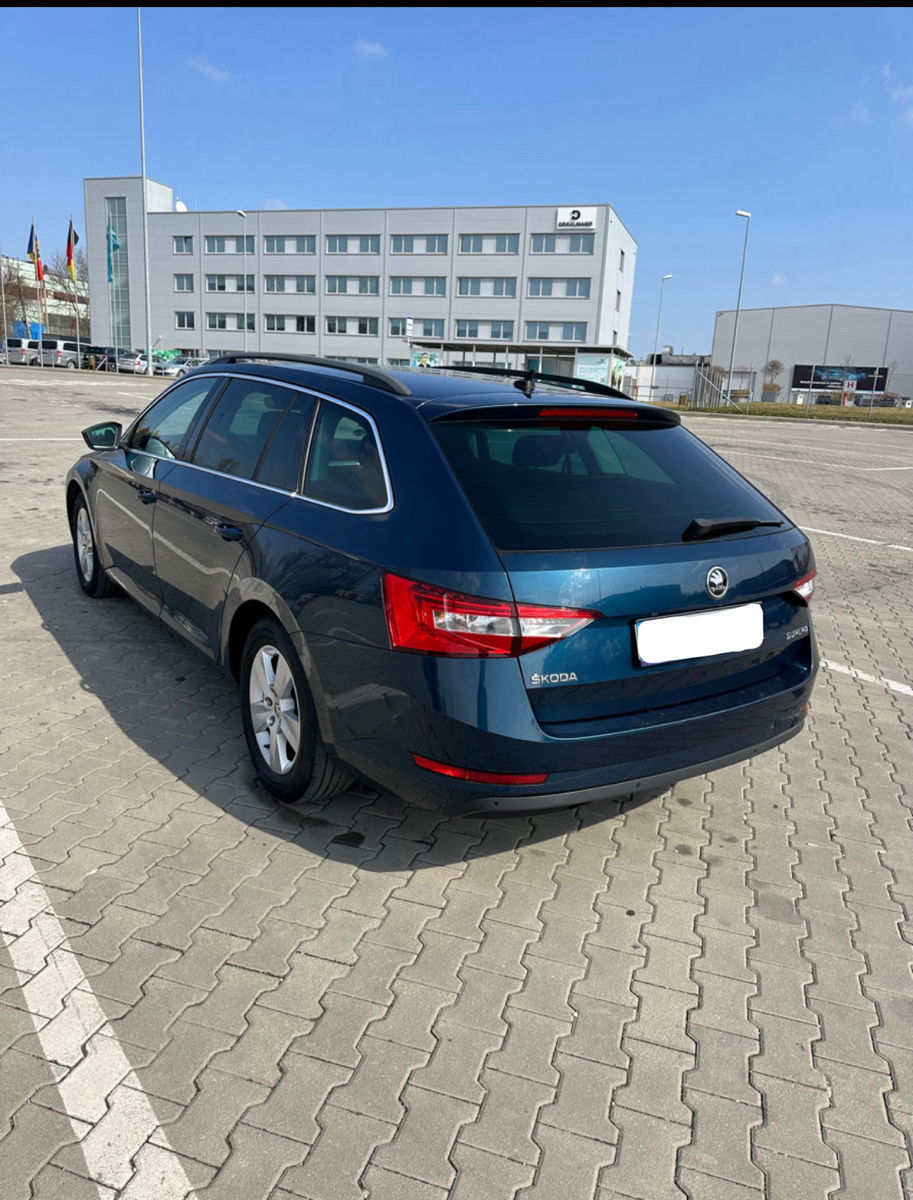 Skoda Superb foto 3