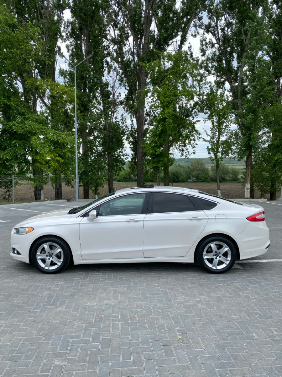 Ford Fusion foto 3