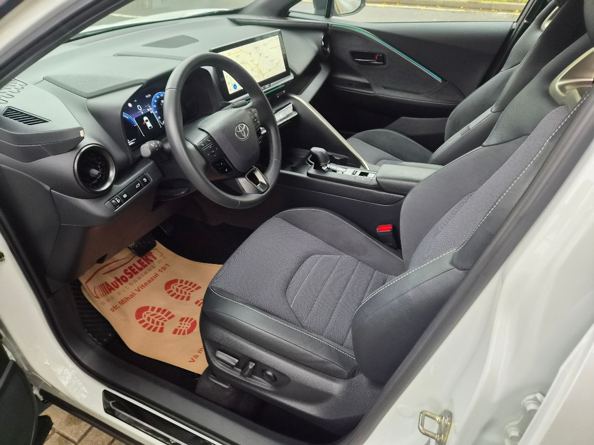 Toyota C-HR 2024 photo 9