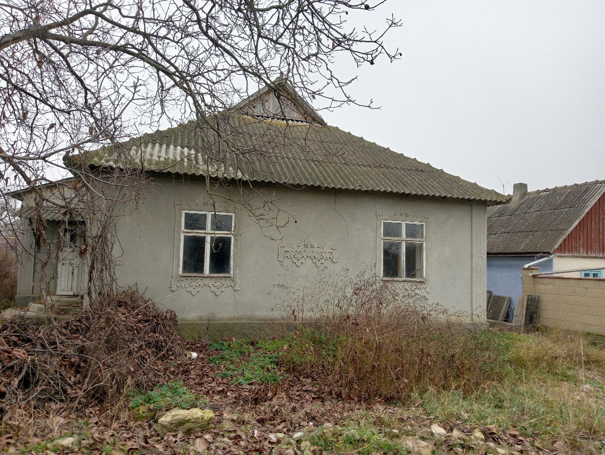 Продам незаконченное строительство. Тихий спальный район, хороший подвал под домом.