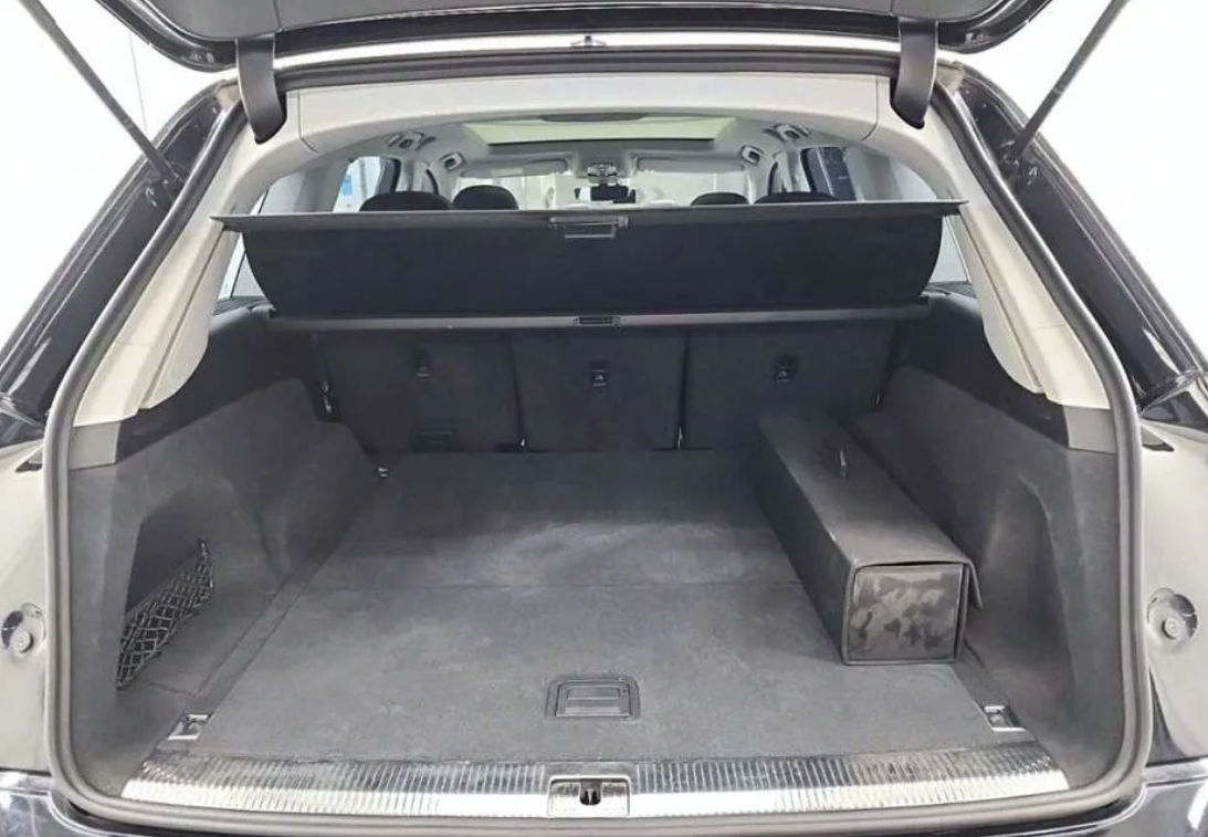 Audi Q7 фото 9